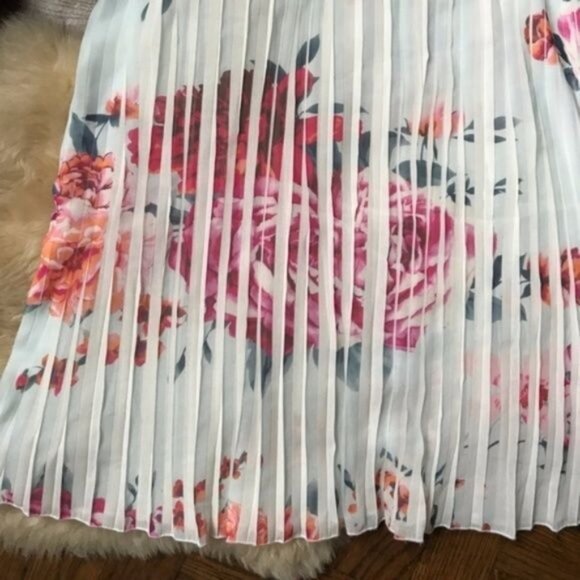 Anthro Smock Tangiers Pleated Floral Rose Dress - Picture 3 of 4